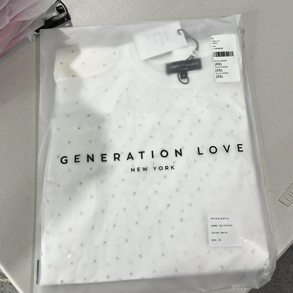 🆕Padded Shoulder Tee Generation Love Lex Crystal Sleeveless White Soft T-Shirt - Picture 16 of 16
